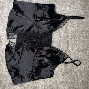 Black tie in the middle silk top with lace material